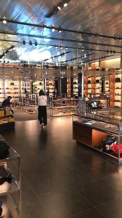 spaccio prada arezzo|Prada Outlet (Space) .